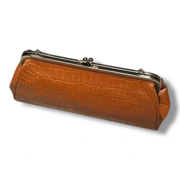 ANN TAYLOR LOFT CROCODILE EMBOSSED CLUTCH – SILVER HARDWARE EUC - Picture 6 of 10